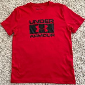 Boys Under Armour Short Sleeve Shirt - Youth Large in red and black.
